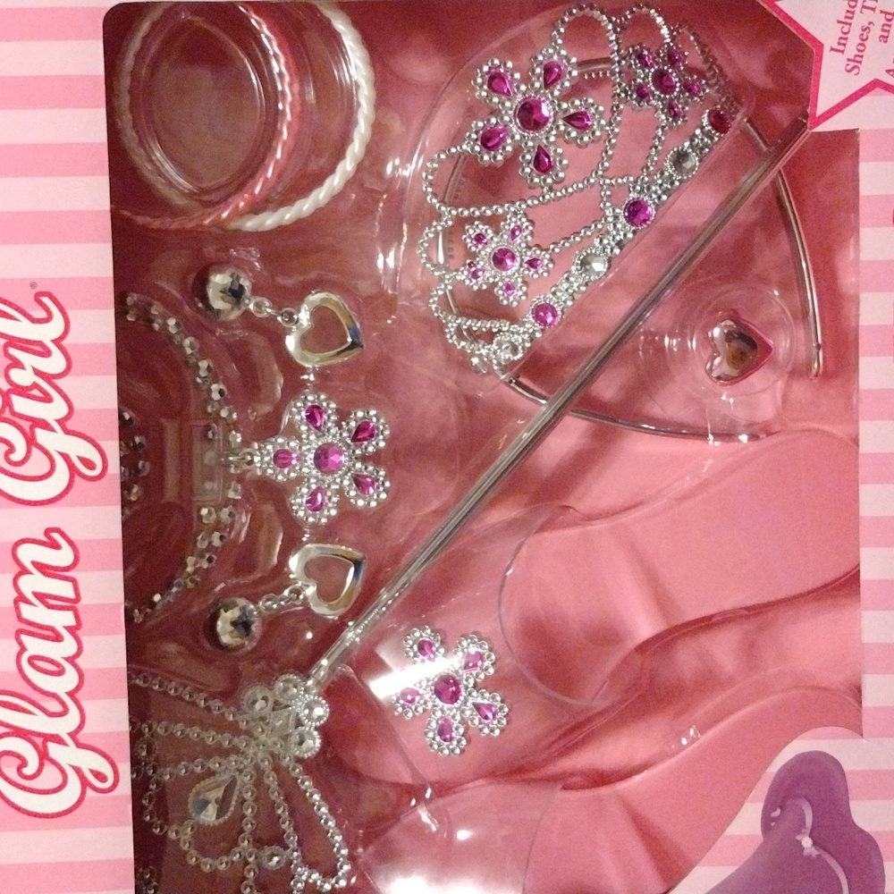 Glam Girl - Picture 3 of 3